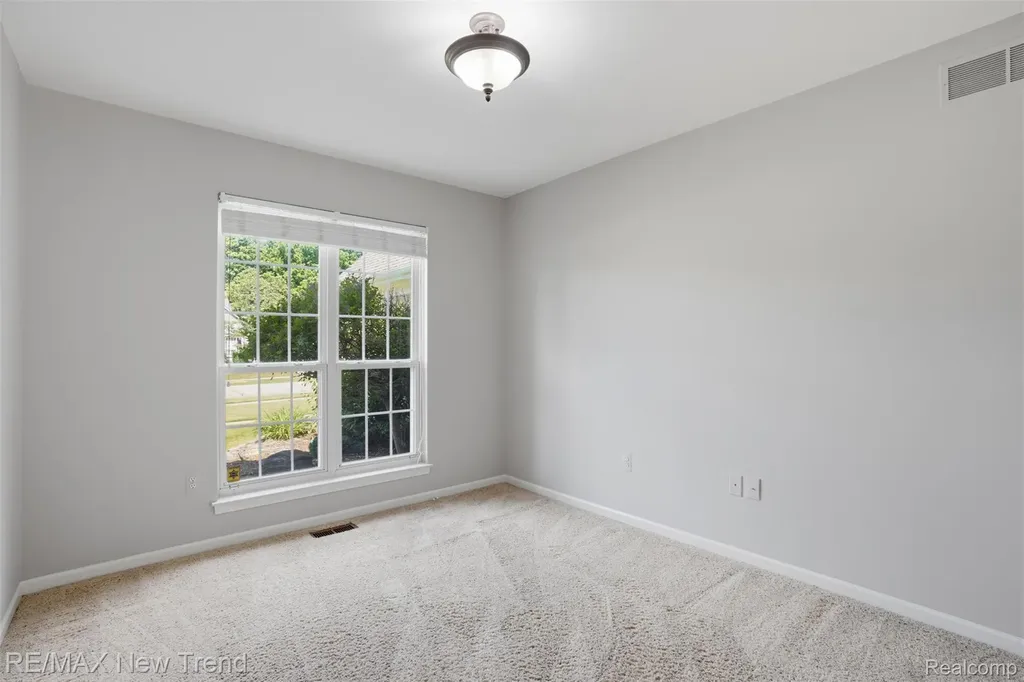 729 Akehurst Lane White Lake Charter Township MI 48386