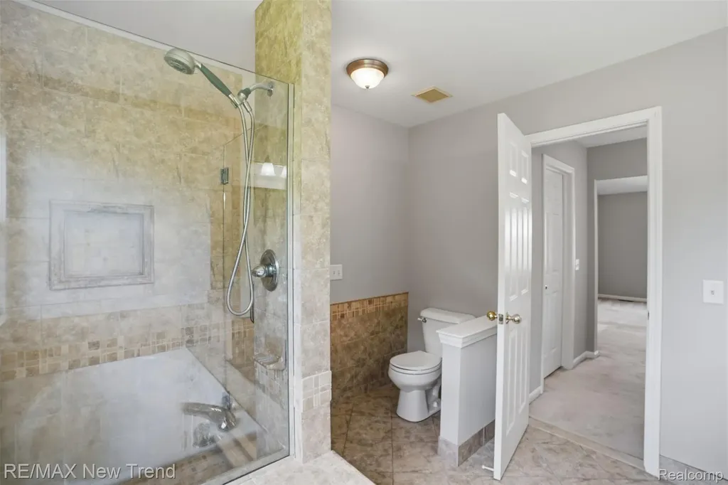 729 Akehurst Lane White Lake Charter Township MI 48386