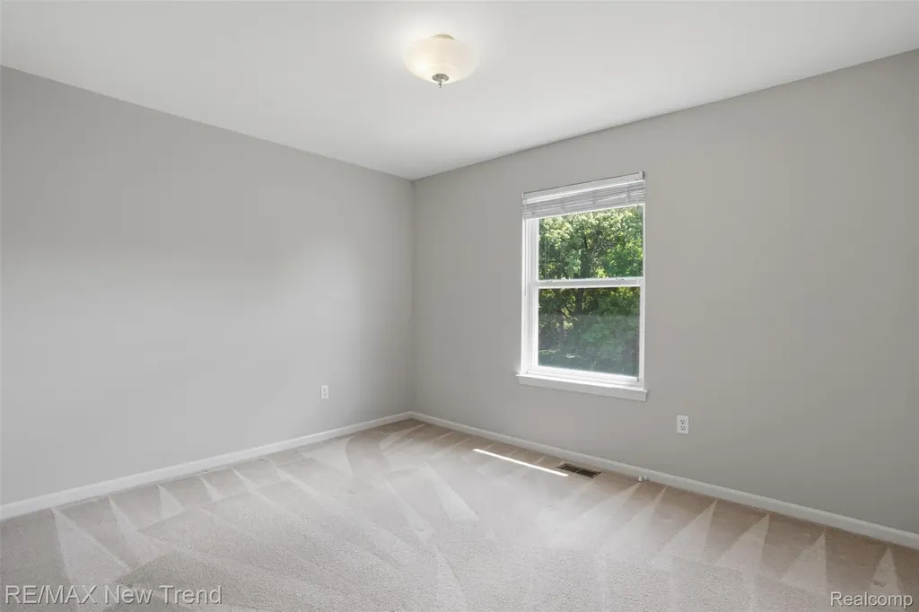 729 Akehurst Lane White Lake Charter Township MI 48386