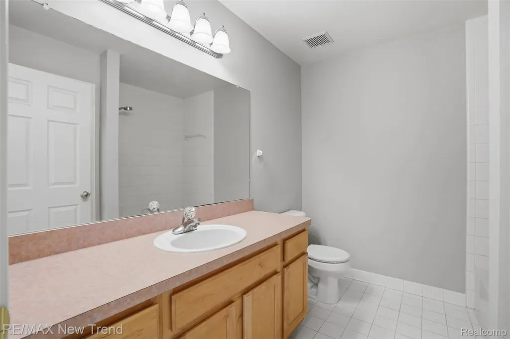 729 Akehurst Lane White Lake Charter Township MI 48386