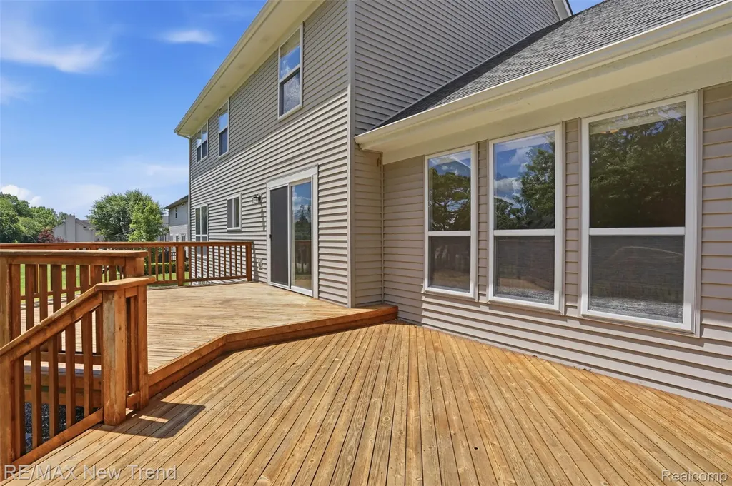 729 Akehurst Lane White Lake Charter Township MI 48386