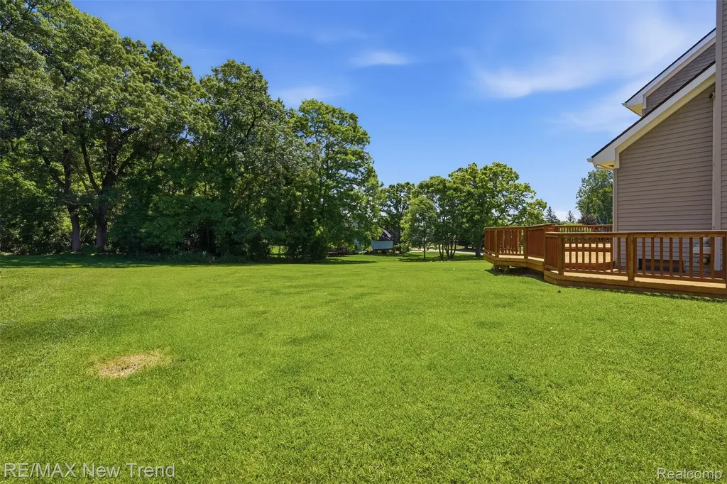 729 Akehurst Lane White Lake Charter Township MI 48386
