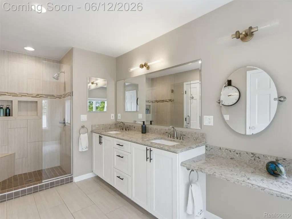 12224 Mantawauka Drive Fenton Charter Township MI 48430
