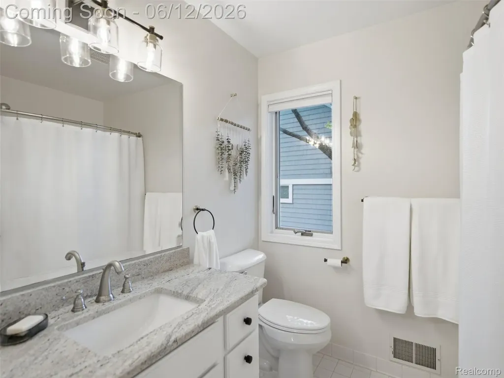 12224 Mantawauka Drive Fenton Charter Township MI 48430