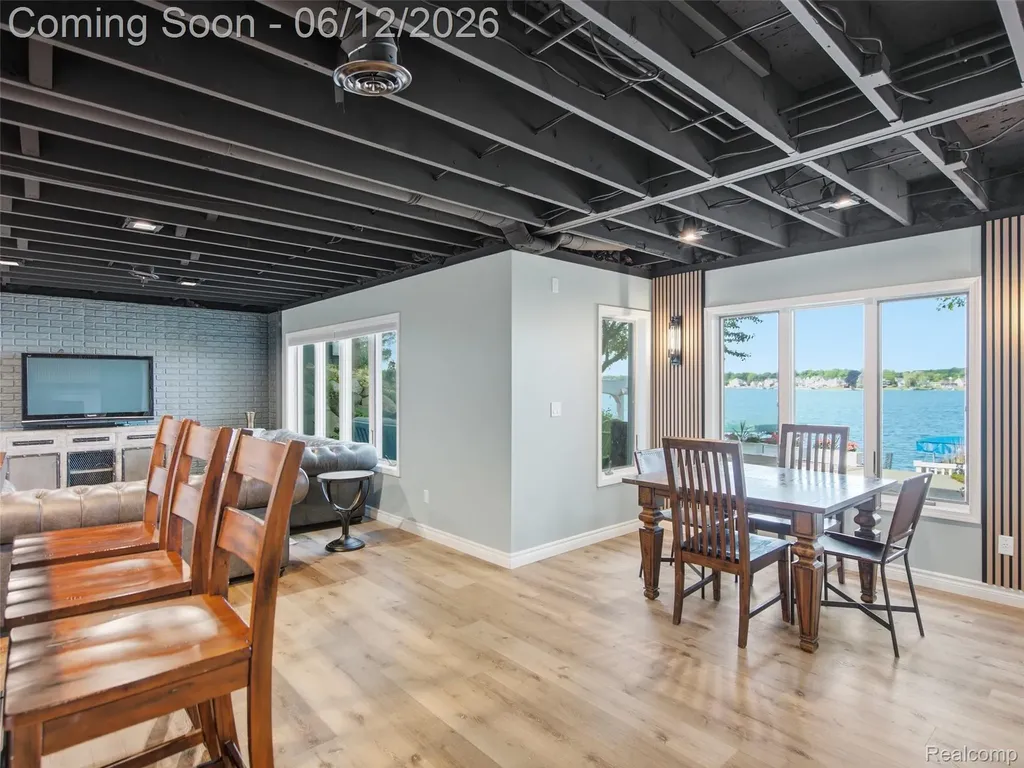 12224 Mantawauka Drive Fenton Charter Township MI 48430