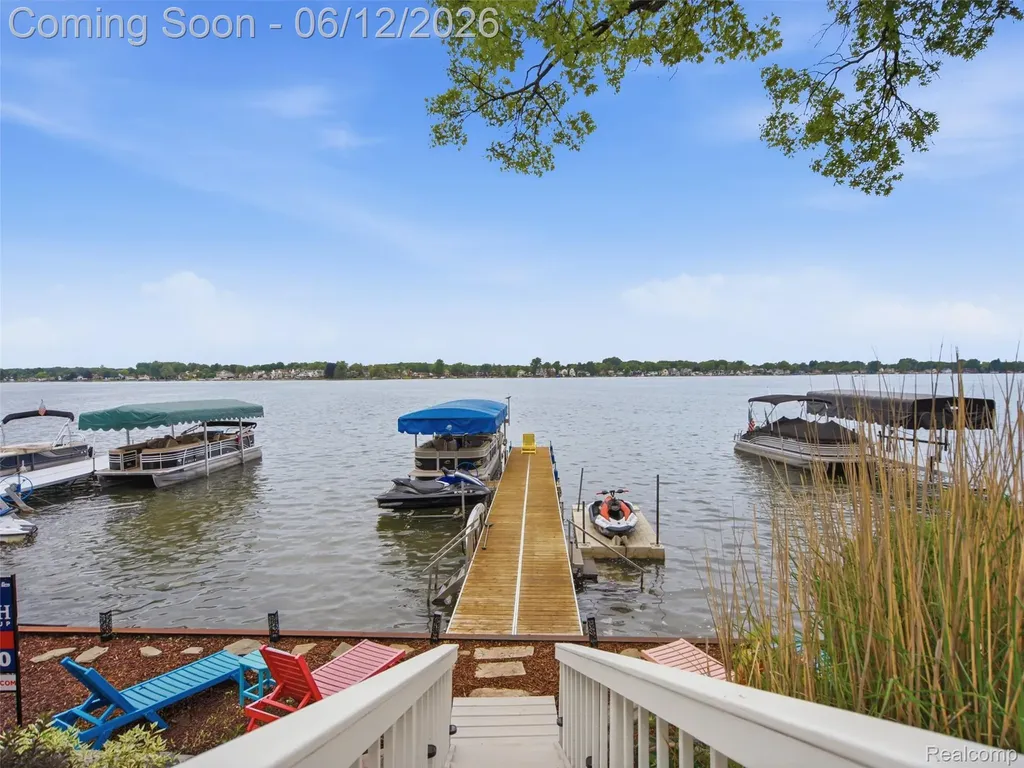 12224 Mantawauka Drive Fenton Charter Township MI 48430
