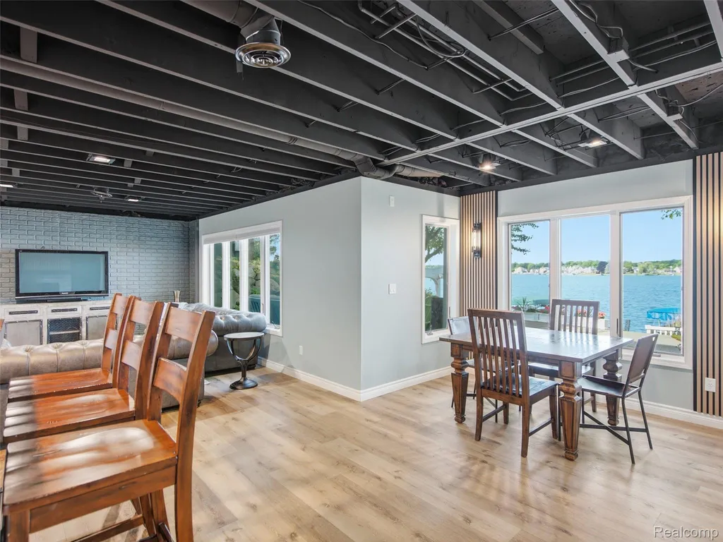 12224 Mantawauka Drive Fenton Charter Township MI 48430