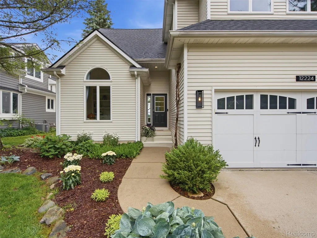 12224 Mantawauka Drive Fenton Charter Township MI 48430