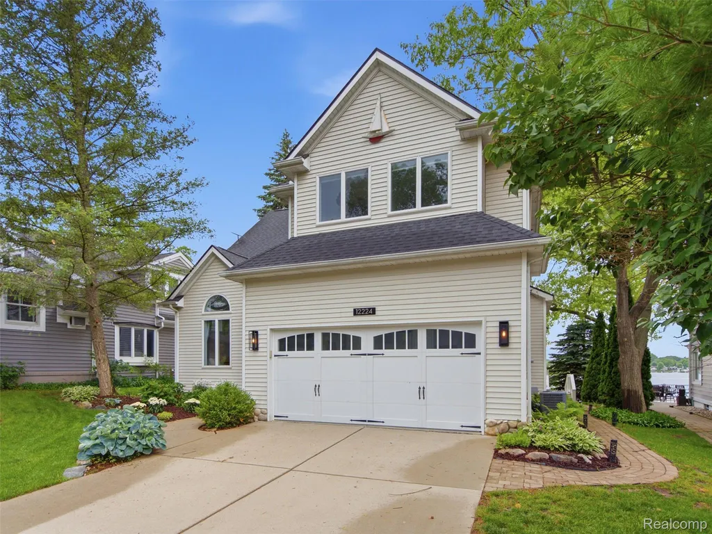 12224 Mantawauka Drive Fenton Charter Township MI 48430