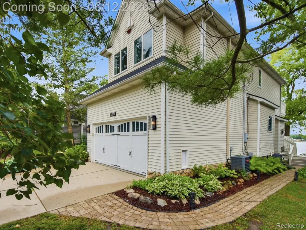 12224 Mantawauka Drive Fenton Charter Township MI 48430