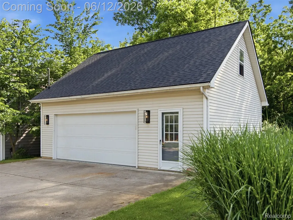 12224 Mantawauka Drive Fenton Charter Township MI 48430