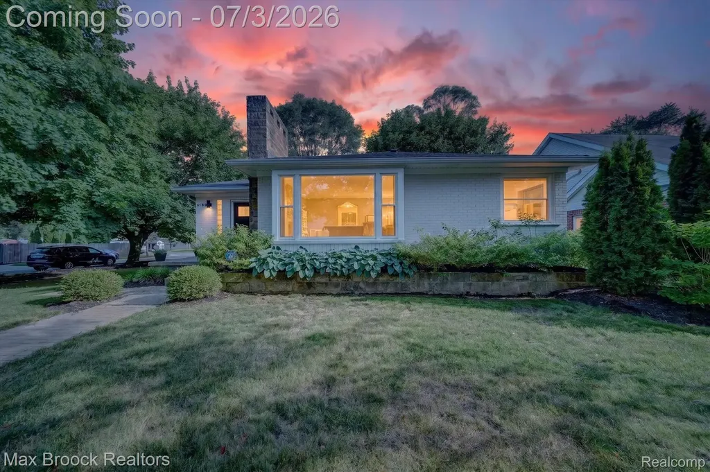 1124 E Windemere Avenue Royal Oak City MI 48073