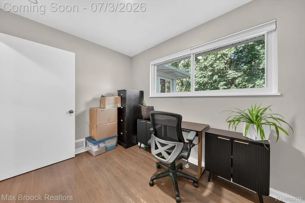 1124 E Windemere Avenue Royal Oak City MI 48073