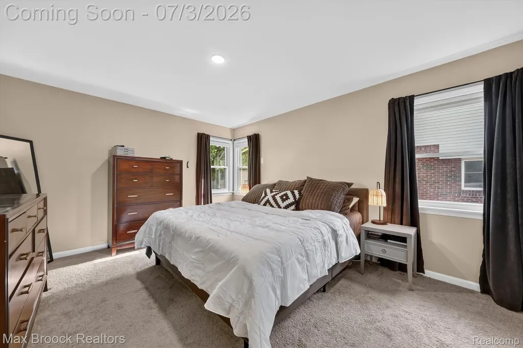 1124 E Windemere Avenue Royal Oak City MI 48073
