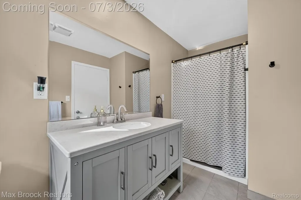 1124 E Windemere Avenue Royal Oak City MI 48073