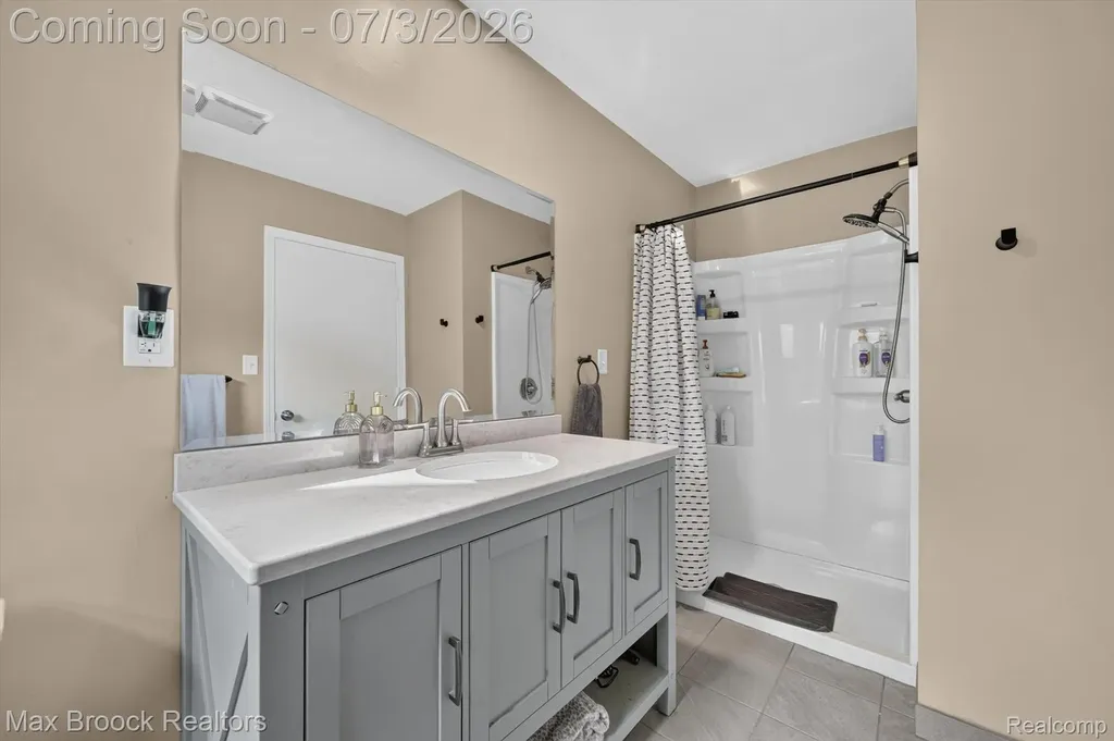 1124 E Windemere Avenue Royal Oak City MI 48073