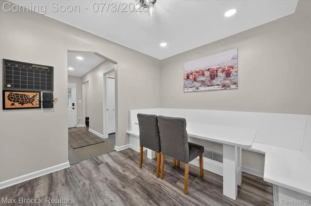 1124 E Windemere Avenue Royal Oak City MI 48073