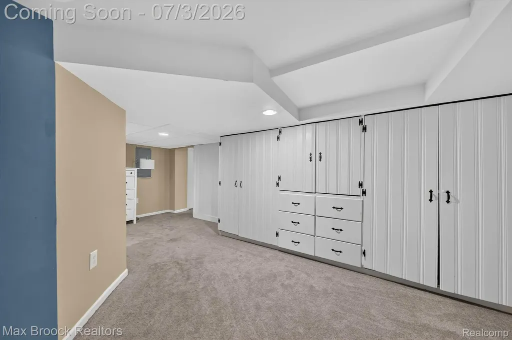 1124 E Windemere Avenue Royal Oak City MI 48073