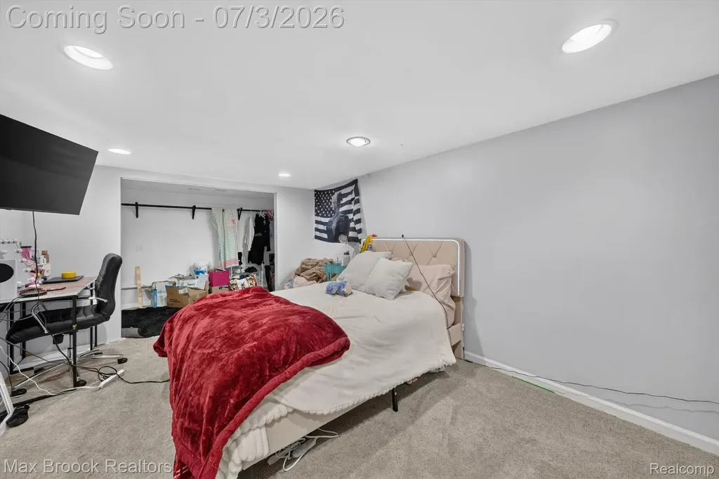 1124 E Windemere Avenue Royal Oak City MI 48073