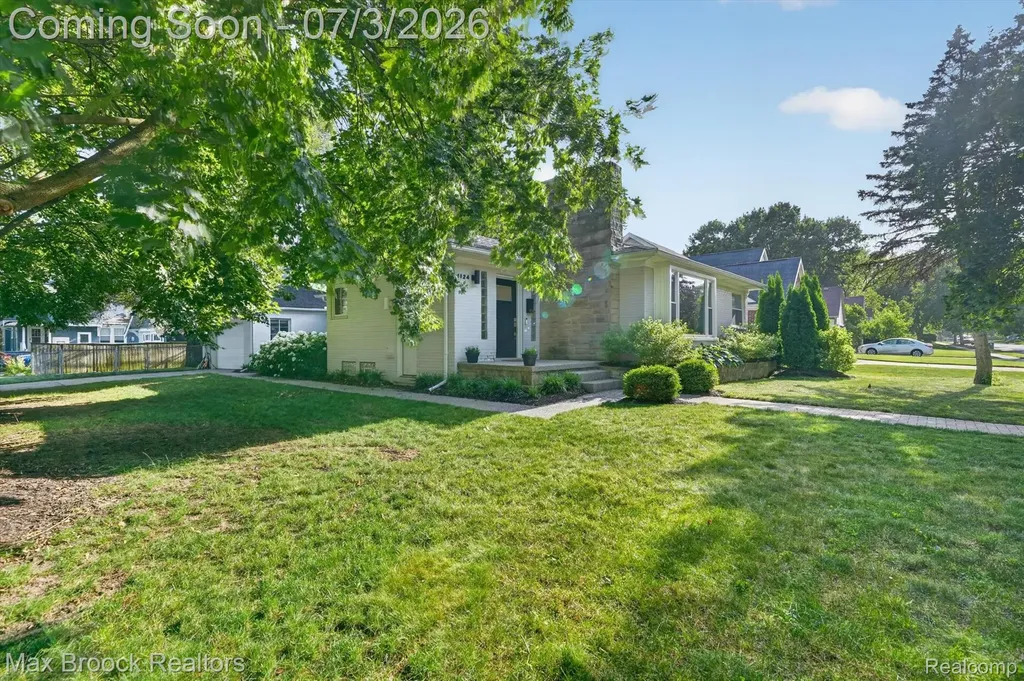 1124 E Windemere Avenue Royal Oak City MI 48073