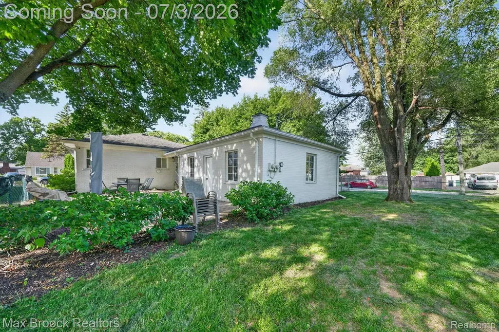 1124 E Windemere Avenue Royal Oak City MI 48073