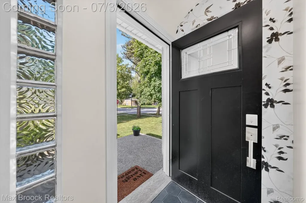1124 E Windemere Avenue Royal Oak City MI 48073