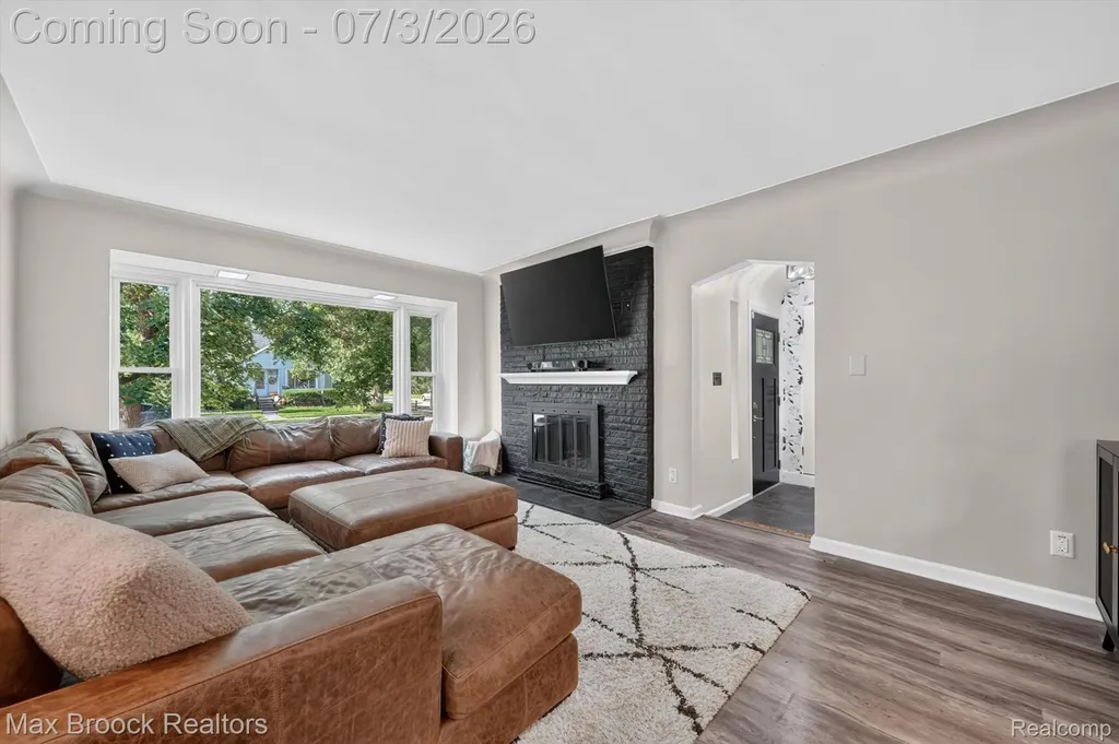 1124 E Windemere Avenue Royal Oak City MI 48073