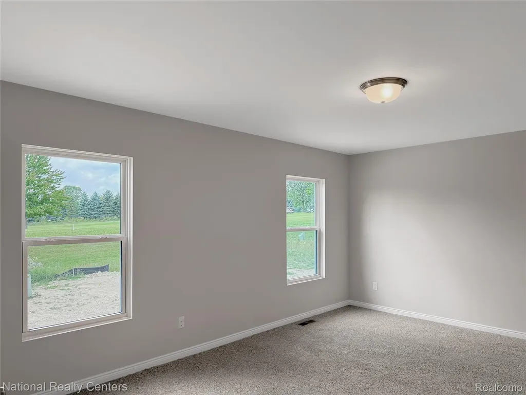 362 Devonshire Drive Lapeer City MI 48446