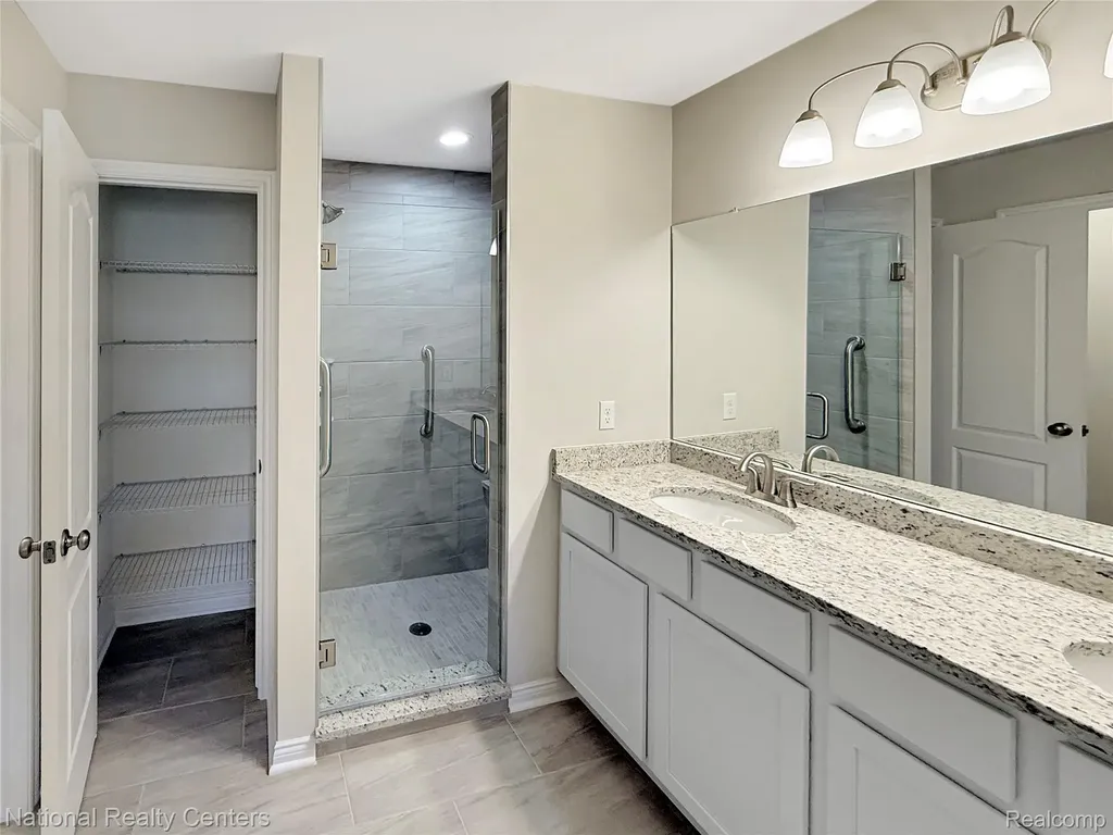 362 Devonshire Drive Lapeer City MI 48446