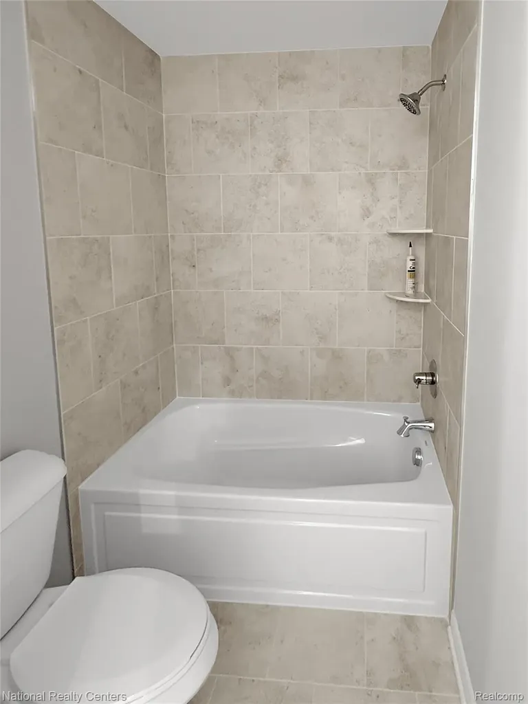 362 Devonshire Drive Lapeer City MI 48446