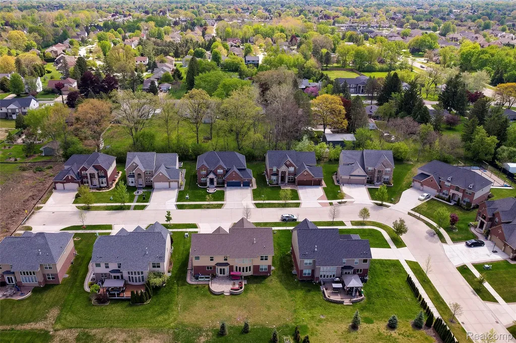 4119 Stonington Drive Troy City MI 48085