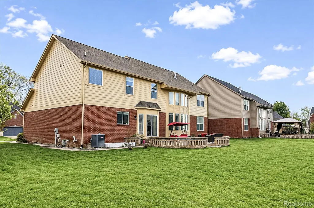 4119 Stonington Drive Troy City MI 48085