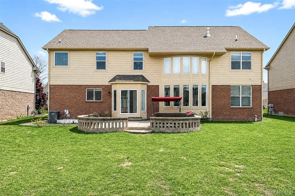 4119 Stonington Drive Troy City MI 48085