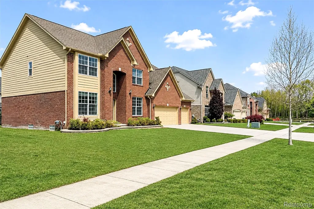 4119 Stonington Drive Troy City MI 48085
