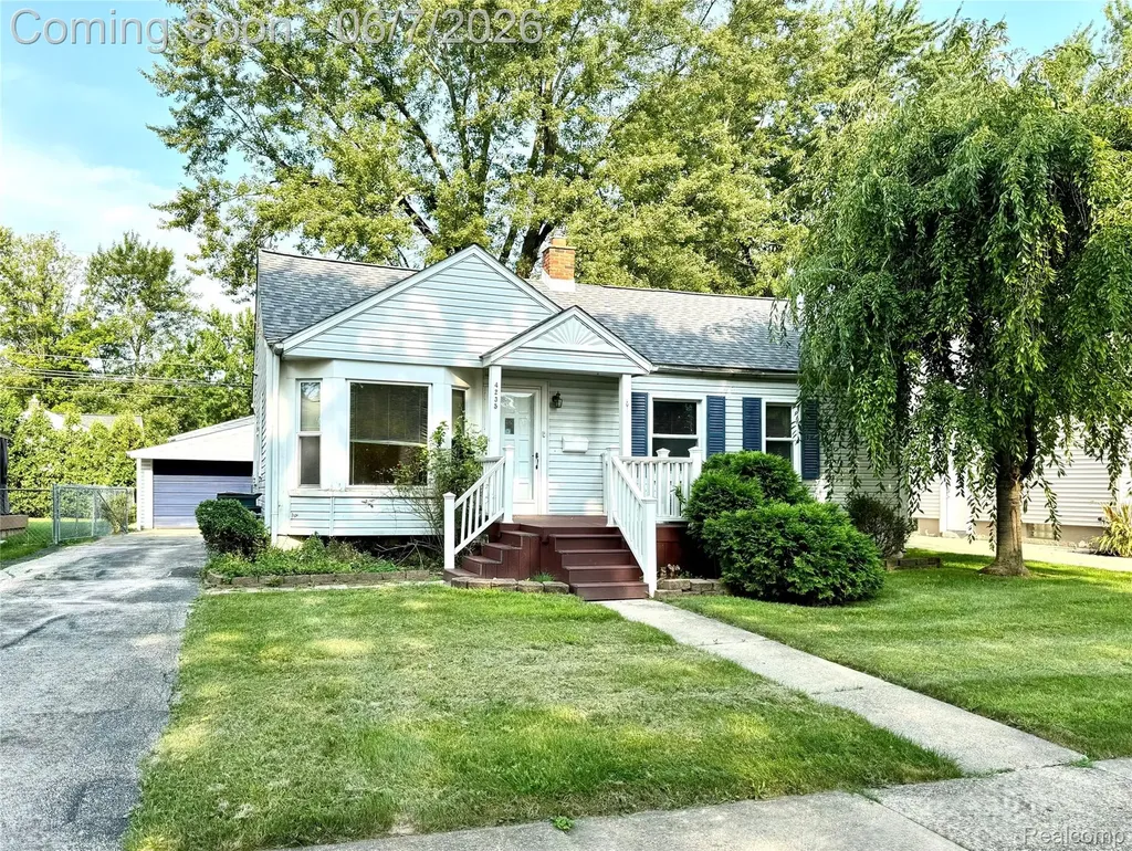 4235 Buckingham Avenue Berkley City MI 48072