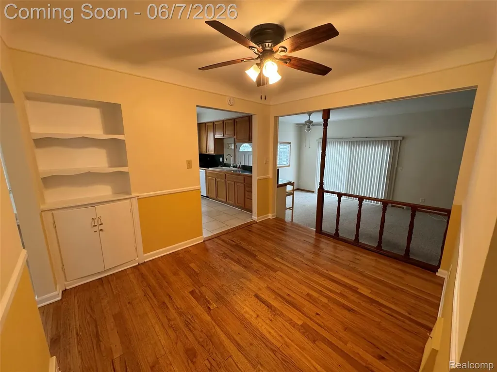 4235 Buckingham Avenue Berkley City MI 48072