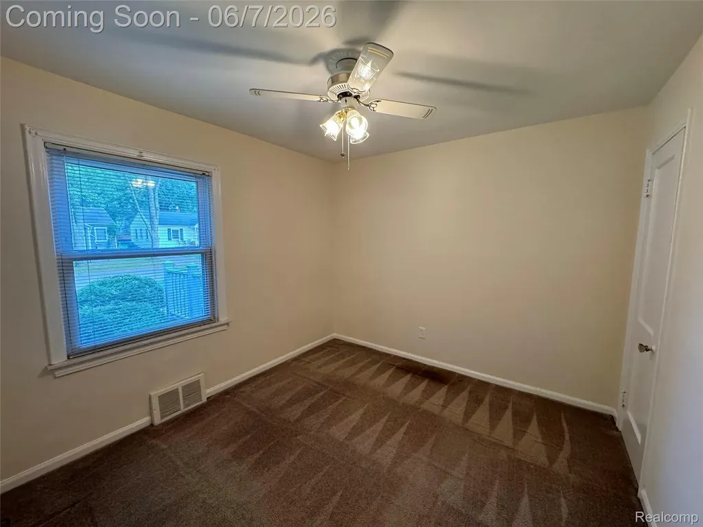 4235 Buckingham Avenue Berkley City MI 48072