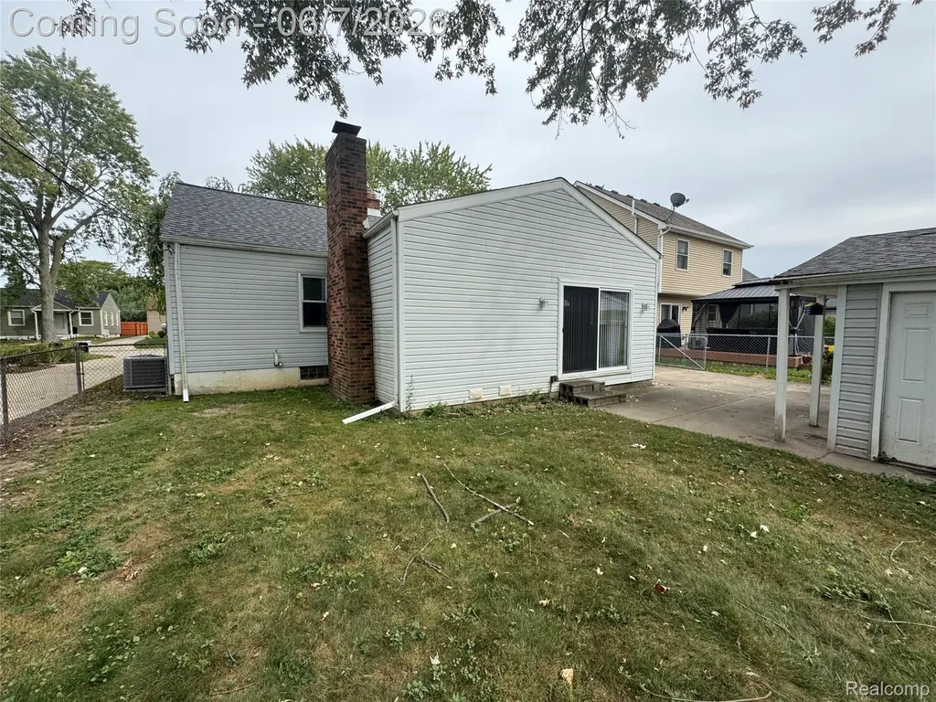 4235 Buckingham Avenue Berkley City MI 48072