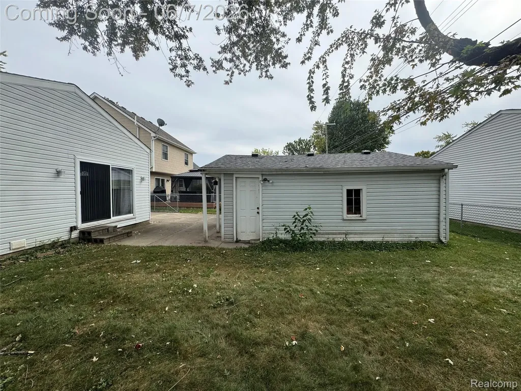 4235 Buckingham Avenue Berkley City MI 48072