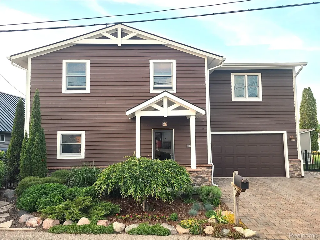 9568 Buckingham Street White Lake Charter Township MI 48386
