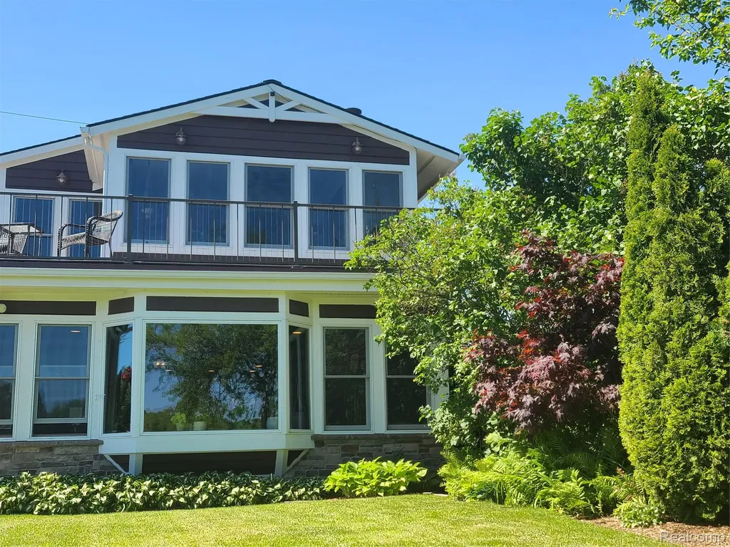 9568 Buckingham Street White Lake Charter Township MI 48386