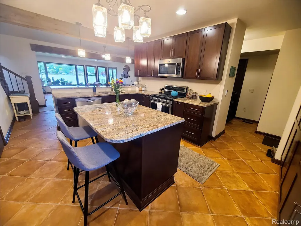 9568 Buckingham Street White Lake Charter Township MI 48386