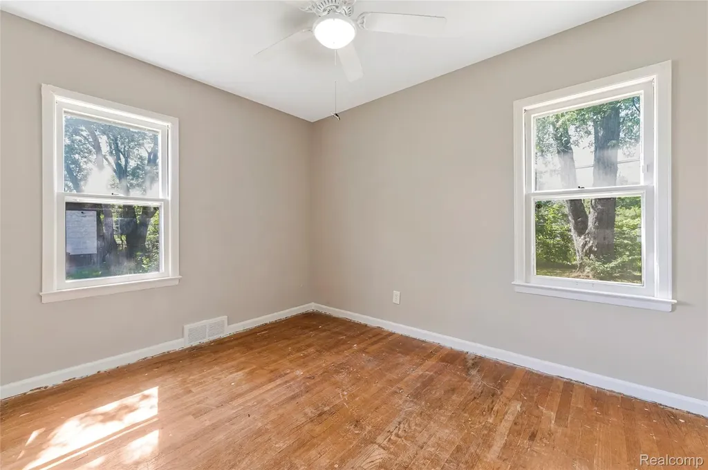 8539 Desoto Street Detroit City MI 48238