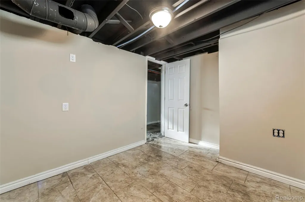 8539 Desoto Street Detroit City MI 48238
