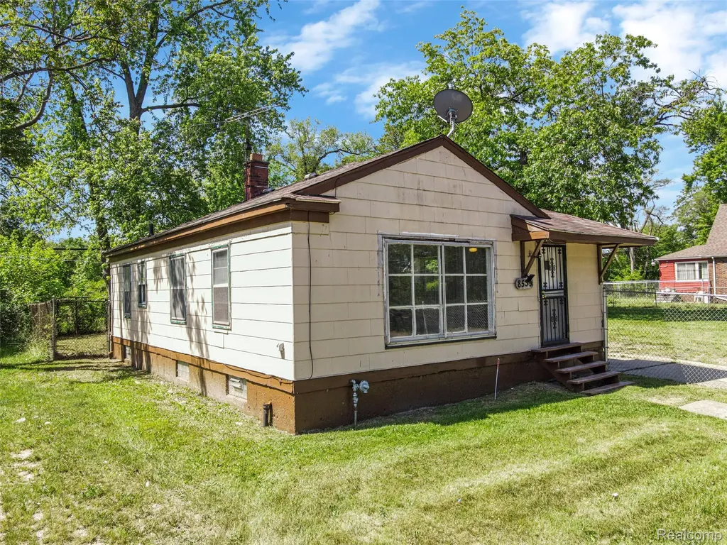 8539 Desoto Street Detroit City MI 48238