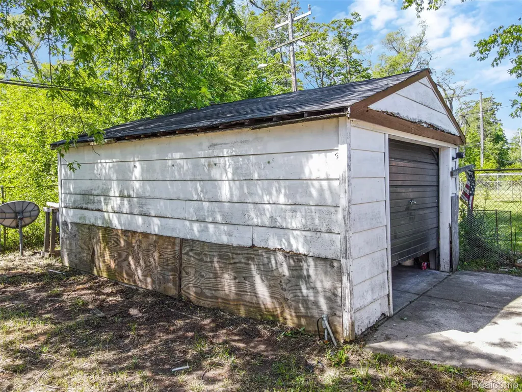 8539 Desoto Street Detroit City MI 48238