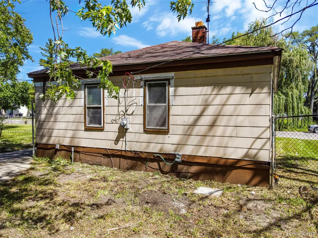 8539 Desoto Street Detroit City MI 48238