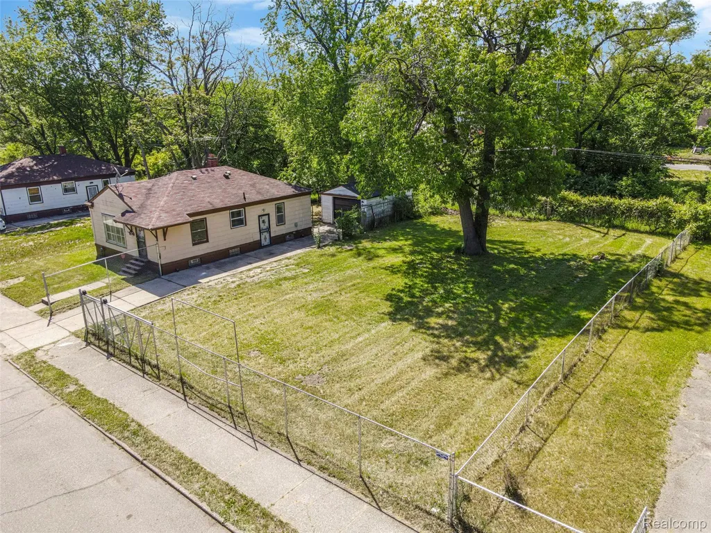 8539 Desoto Street Detroit City MI 48238