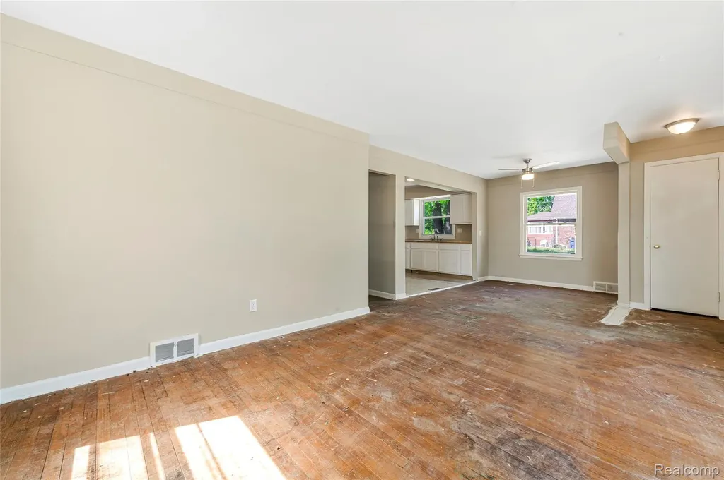 8539 Desoto Street Detroit City MI 48238