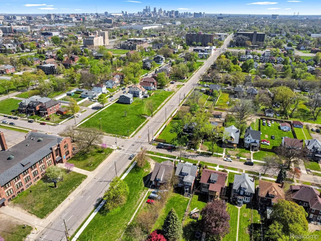 2231 N La Salle Gardens Detroit City MI 48206